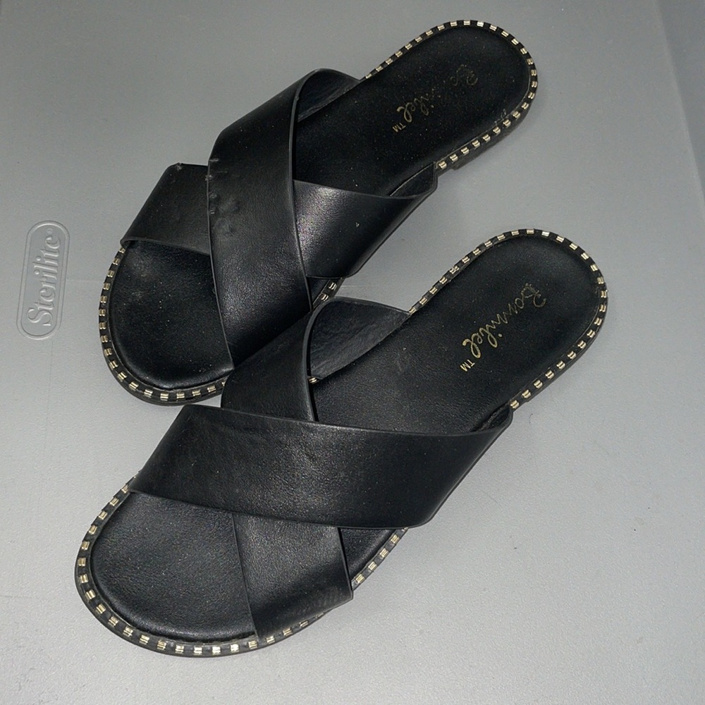 Sandals - Picture 2 of 4